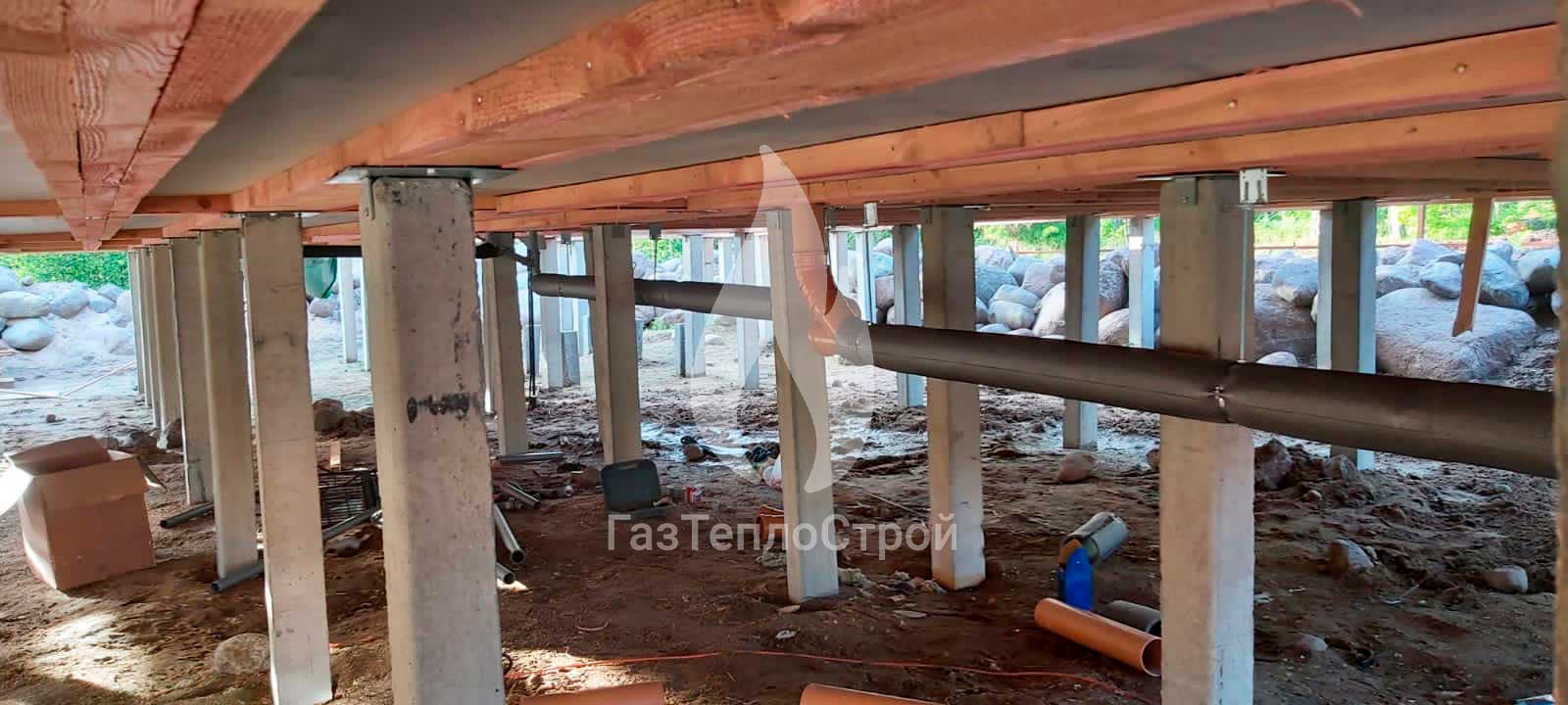 Изображение труб подведенных к дому